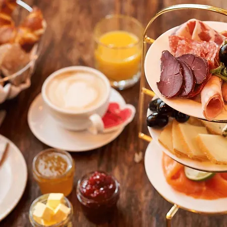 Komfortplus Mit 1 Schlafzimmer Und Balkon Im Obergeschoss 017 *